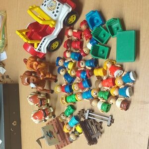 vintage 1980s Playskool Li'l Playmates shelcore huge 38pc toy lot